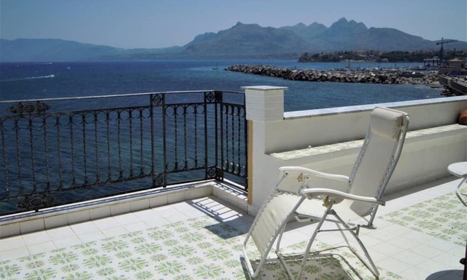 Porticello Maison | Casa nel borgo marinaro di Santa Nicolicchia