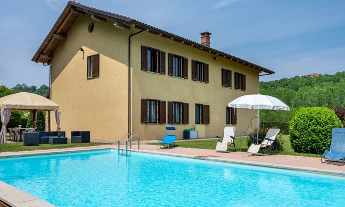 Ferrere Maison | Casa Nocciola by Interhome