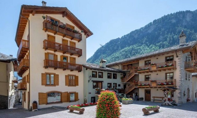 Pre-Saint-Didier Appartement | Casa Nota e Minichin by Interhome