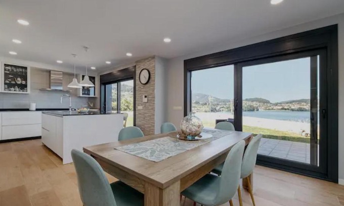 San Adrian de Cobres Maison | Casa nueva con piscina y vistas al mar