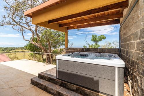 Pacuare Reserve Cabine | Casa Ocaso, vistas espectaculares y jacuzzi para relajarte