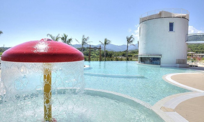 Casal Velino Maison | Casa Ondina B: A welcoming apartment situated in a quiet location, a few minutes from the town center, with Free WI-FI.