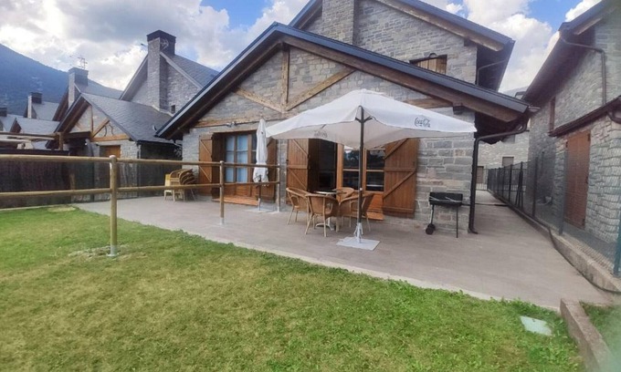 Villanua Maison | CASA ORBIL