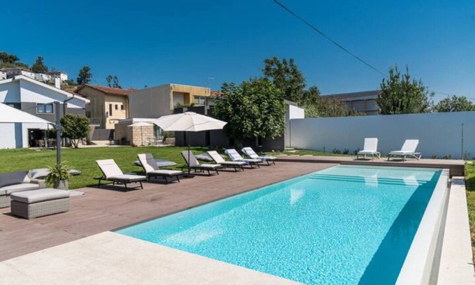 Louredo Appartement | Casa Pelourinho de Louredo with pool