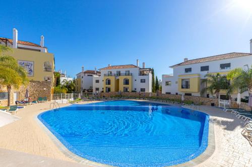 Canada Maison | Casa Pips-elegant 3 Bed House In O Pomar Resort