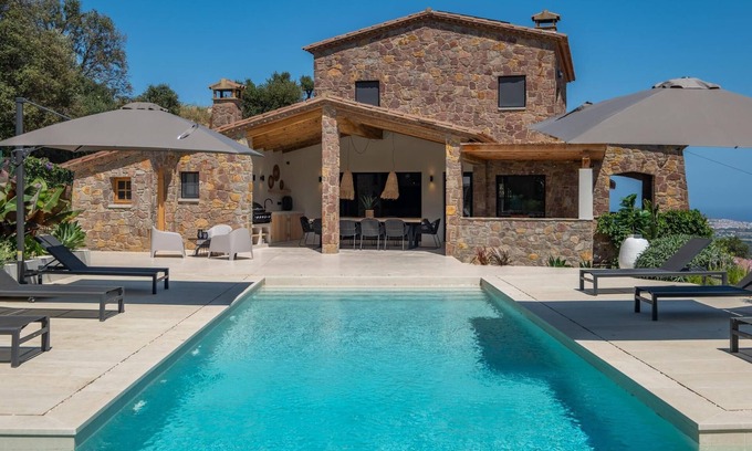 Calonge Villa | Villa avec piscine privée à Calonge, Catalogne, Espagne pour 10 personnes