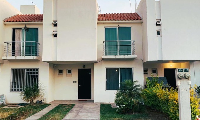 Irapuato Maison | Casa Real San Marcos A en Privada Zona Norte
