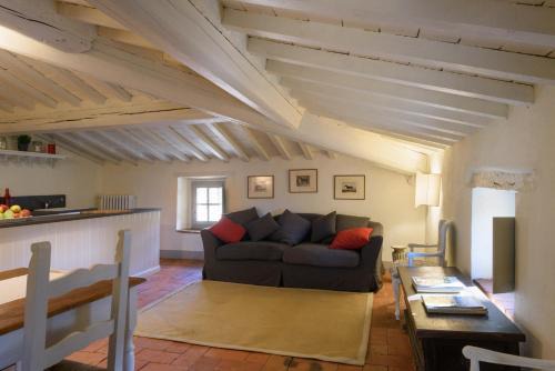 Scheggia Appartement | Casa Ribes - Fattoria la Speranza, Case Toscane