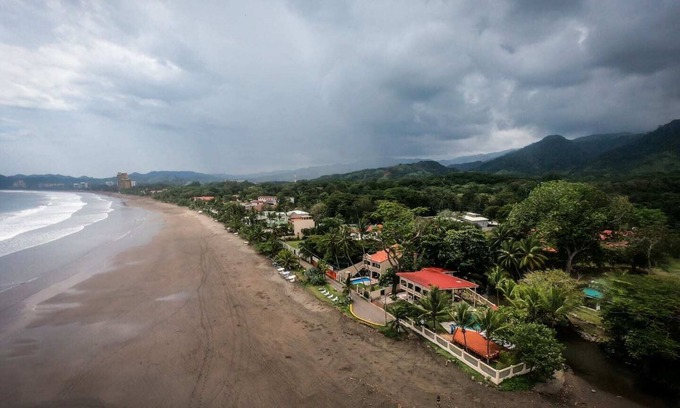 Jaco Villa | 12 BR avec 2 belles maisons en bord de mer, parfait pour les mariages, réunions, fêtes.