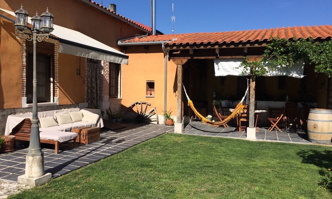 Santibanez de Valcorba Cottage | Casa Rural los Aperos pour 2 personnes