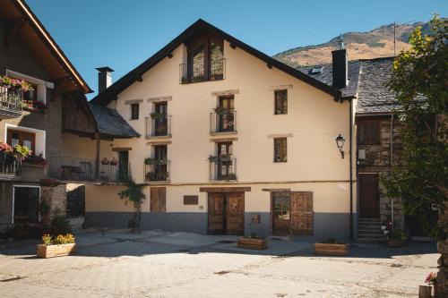 Isil Maison | Casa rural Casa Bernat