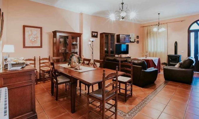 Cabeza la Vaca Maison | Casa rural con jacuzzi, sauna, barbacoa y barra