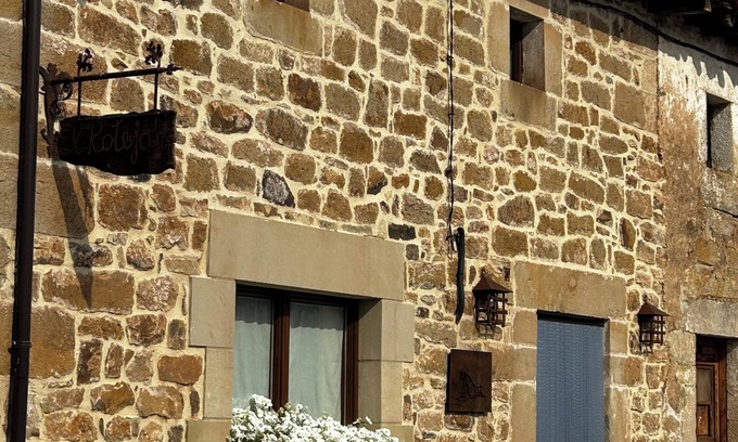 El Royo Cottage | Casa Rural El Rotejar ****, ideal house for families, in the center of the village.