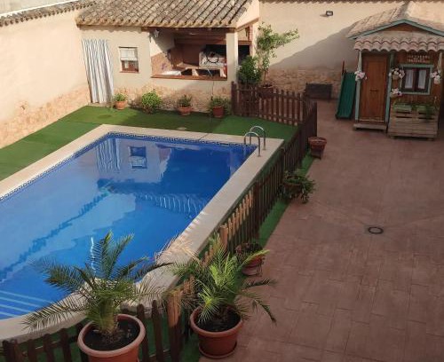 Argamasilla de Alba Appartement | CASA RURAL LOS ABUELOS COMPLEJO CON PISCINA COMPARTIDA ,a