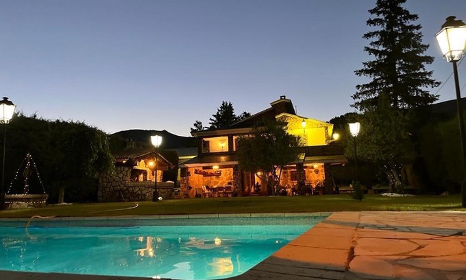 Bustarviejo Chalet De Ski | Casa Rural LOS TINES