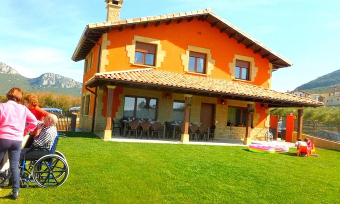 Eulz Maison | Casa rural Navarra para niños, accesible para grupos grandes de 14-16 personas Belastegui II