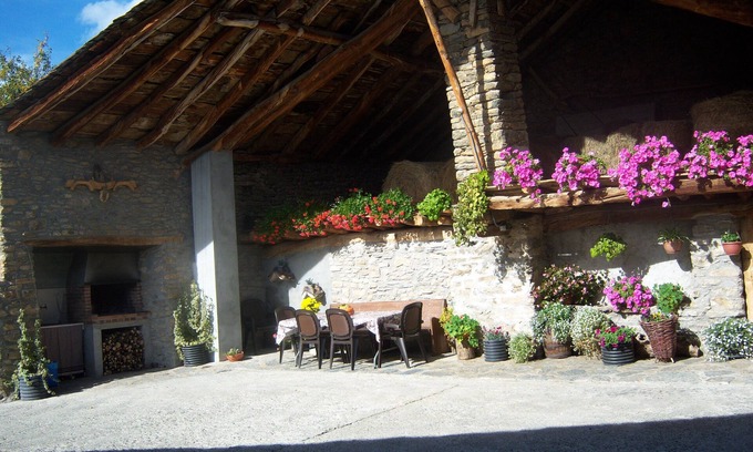 Sort Cottage | Casa Rural Rogel (location complète) pour 7 personnes à Llessui-Sort- Pirineos