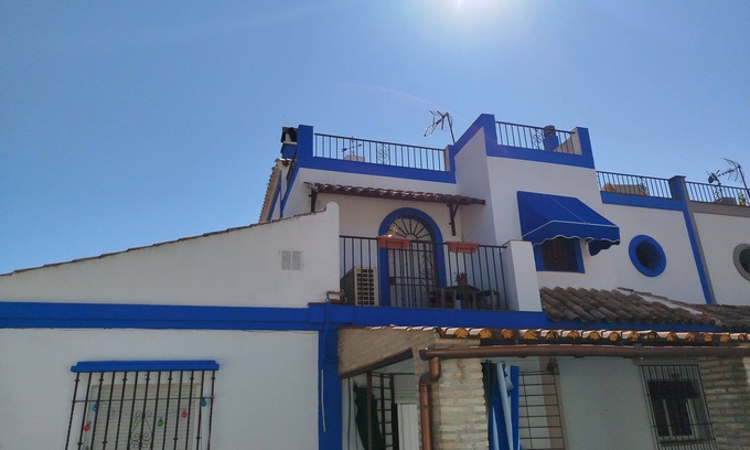 Sanlucar la Mayor Chalet De Ski | Villamontecármelo vacations for up to 10 people luxury in Sanlúcar la mayor