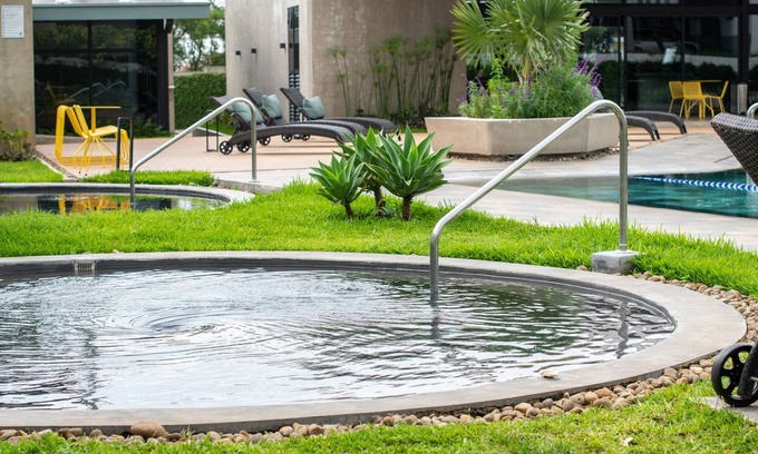 San Joaquin de Flores Copropriété | Casa Serena: Cozy 2BR Home with A/C & Fast Wi-Fi