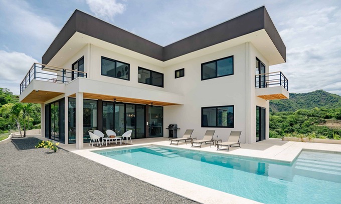 Rio Seco Maison | Casa Serena - Mountain and Ocean views - Playa Potrero - Vistas de Flamingo