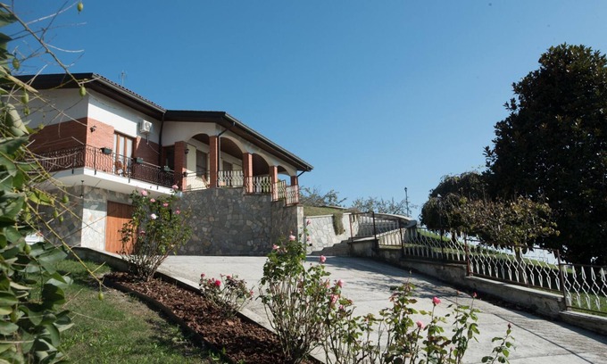 Solonghello Villa | Casa Serena - Villa rétro / classique unique dans la région viticole près de Milan Terrace View
