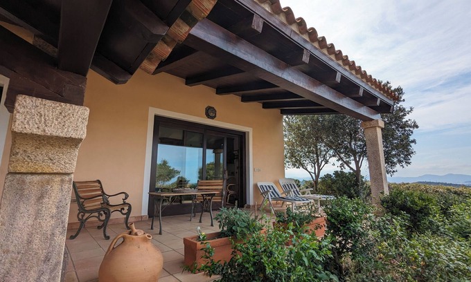 Porto San Paolo Maison | Casa Singola Immersa nel Verde con Vista Mare