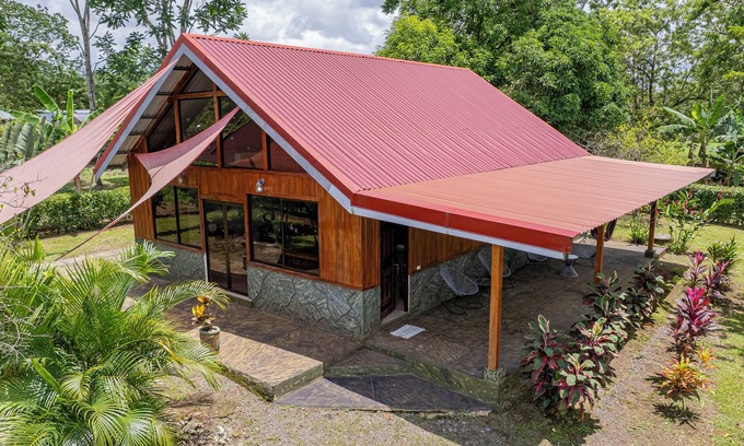 Agonia Maison | Casa Sloth, enchanting private house near La Fortuna.
