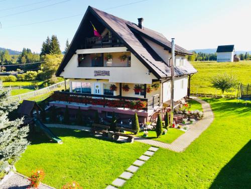 Dorna Candrenilor Maison | Casa Sofia Dorna Candrenilor
