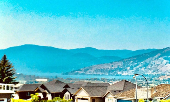 Vernon Maison | Casa Sol: gorgeous 6 bdrm lakeview home - pool hot tub, close to beach & pet ok!