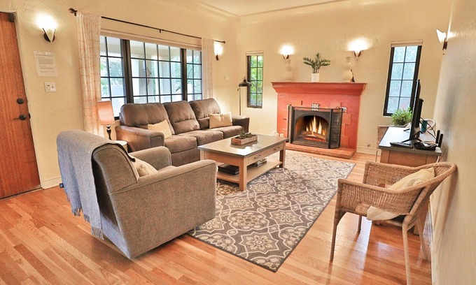 Sam Hughes Maison | Casa Sonrisa, 3 bed 2 bath in historic Sam Hughes neighborhood next to a park