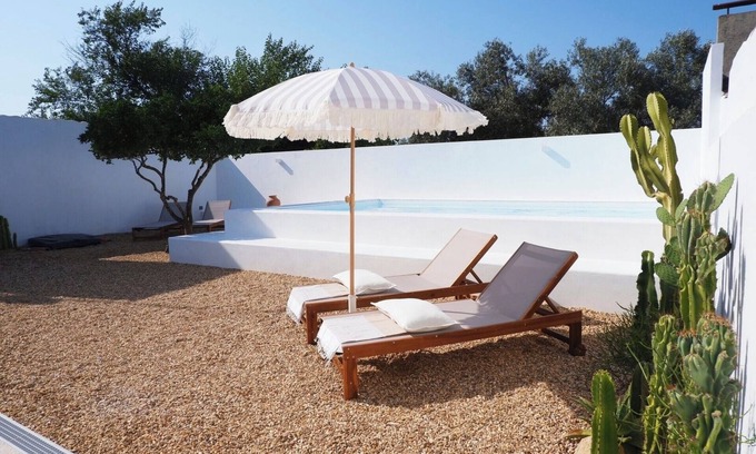 Bairro da Liberdade Maison | Casa Suão Retreat with Pool in the Heart of Grândola