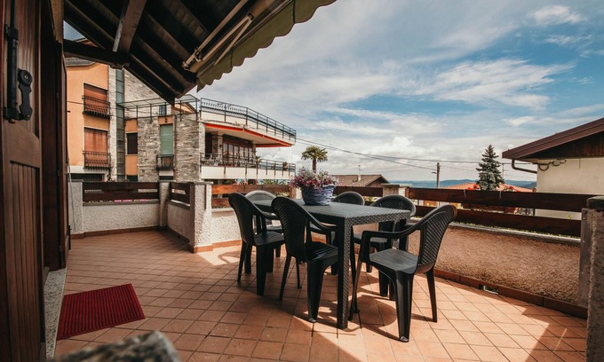 Nebbiuno Chalet De Ski | Casa Torelù - Lakeside L&B