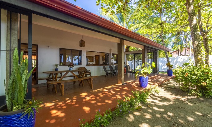 Esterillos Oeste Maison | Casa Tortuga - Beachfront House