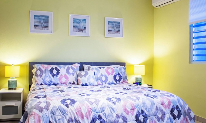 Isla Verde Appartement | Casa Venus #3 - Charming apt w/king bed, patio - steps to Isla Verde beach