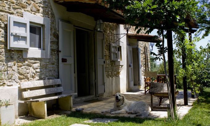 Monte Santa Maria Tiberina Maison | Maison idyllique sur la frontière toscane de l'Ombrie avec piscine privée à louer, 2-4 personnes