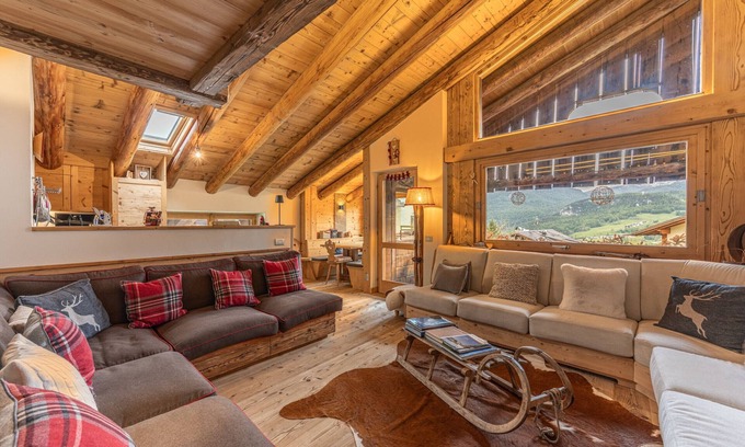 Cortina d'Ampezzo Appartement | Casa Verocip, a panoramic attic with a view of the Dolomites