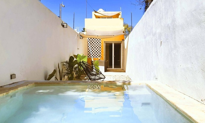 Centro Maison | Casa Yuuk, newly remodeled, rustic and modern, city centre w/ pool and garage