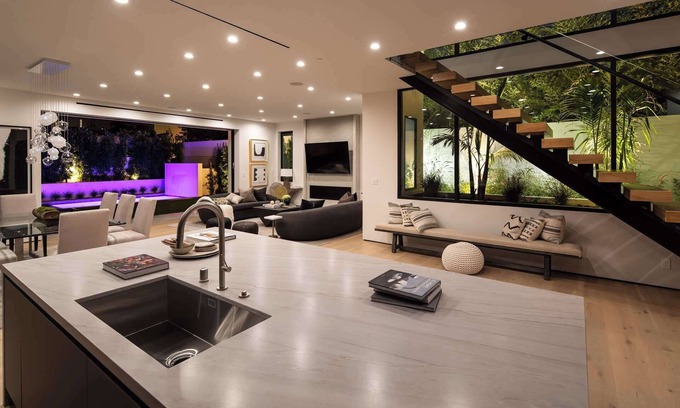 La Brea Maison | WEHO Home w Pool & Rooftop