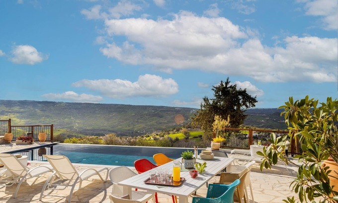 Pano Arodhes Villa | Casale Xenia - Tranquil Villa in Cyprus , WiFi, Aircon, TV