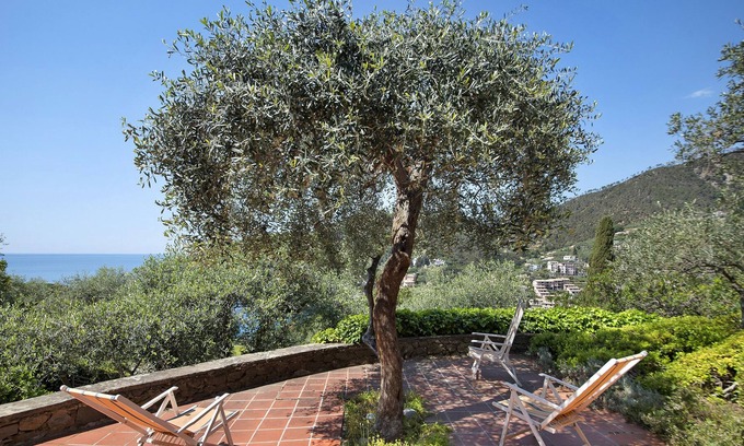 Bonassola Villa | "Casamar Villa Sea View" with Terrace & Wi-Fi