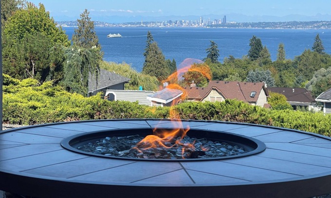 Manchester Maison | Casanora Sonida - Waterfront Home