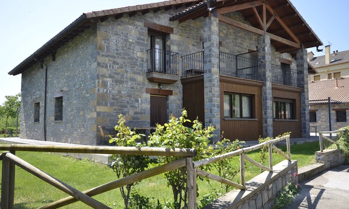 Puertolas Cottage | Casas rurales La Ribera pour 6 personnes