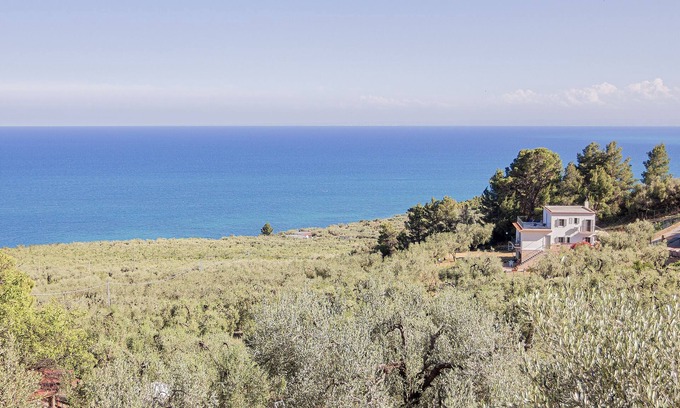 Chiesiola Maison | Casavacanze Casaverde in the heart of the Gargano just 600 meters from the sea