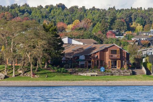 Two Mile Bay Hôtel | Cascades Lakefront Motel