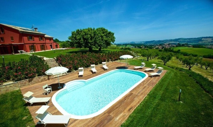 Monte Porzio Villa | Villa avec piscine privée, climatisation et green à 10 km de la mer