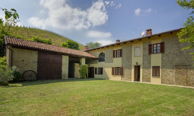 Santo Stefano Belbo Maison | Cascina San Carlo, cozy Piedmontese farmhouse in the heart of the Langhe.
