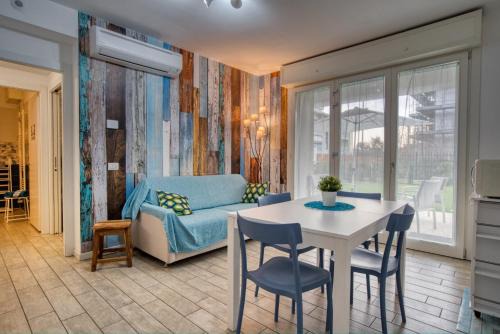 Cernusco sul Naviglio Appartement | CaseOspitali - Casa Azzurra, incantevole bilocale con giardino