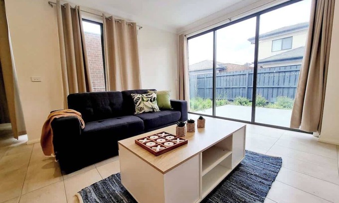 Melbourne Maison | Casey Green Estate 3 bedrooms Narre Warren home