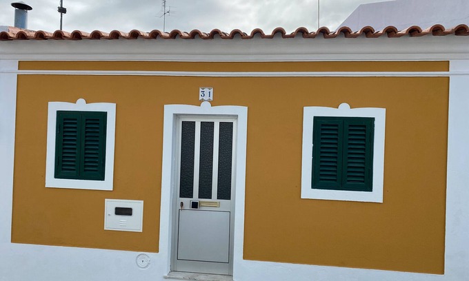 Mora Villa | 'Casinha Amarela' avec Wi-Fi