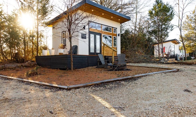 Athens Maison | Casita 2 · Restful Studio style Casita in nature’s escape. C2